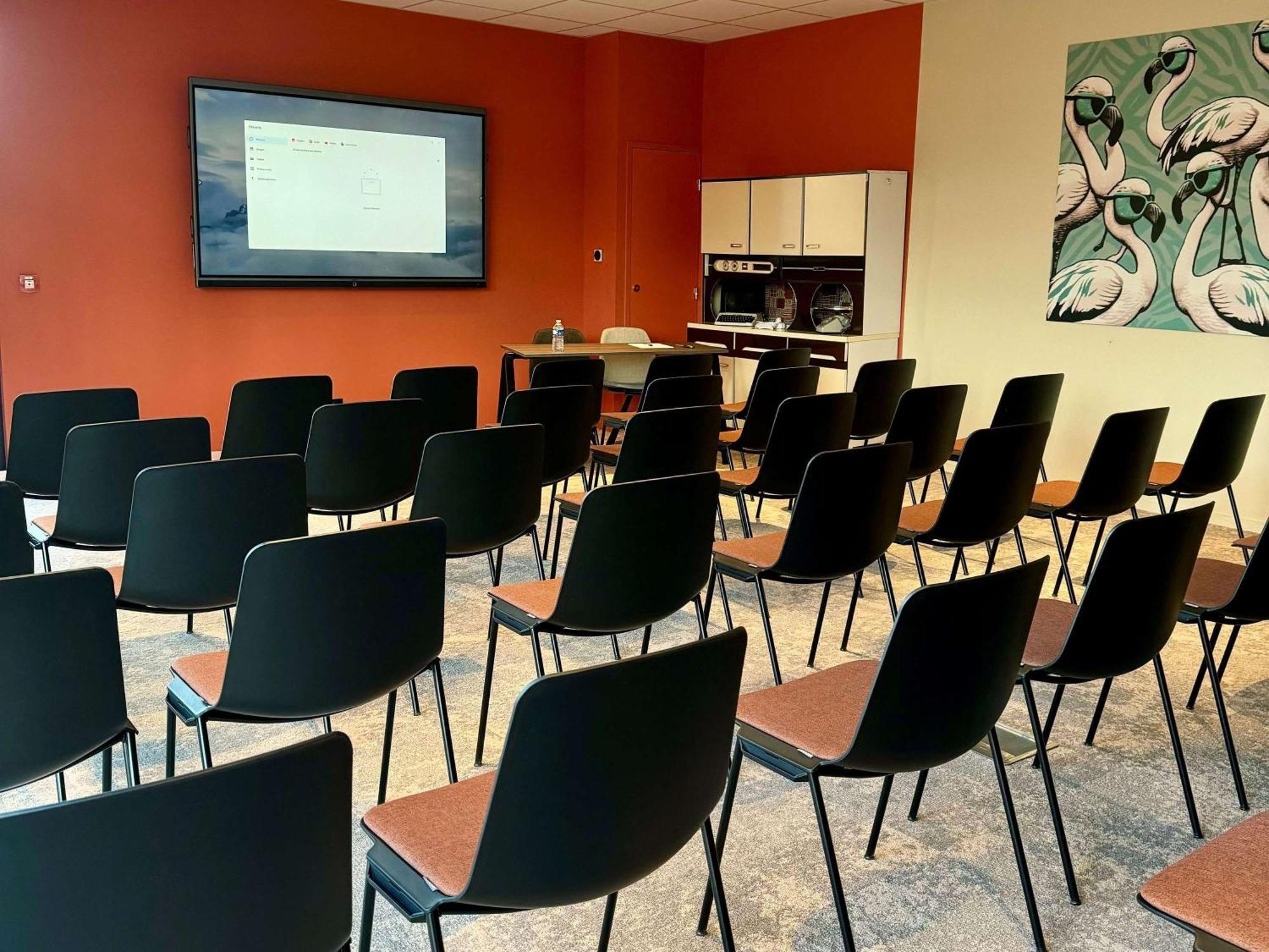 Aparthotel Adagio Access Porte De Camargue 圣马丹-德克罗 外观 照片