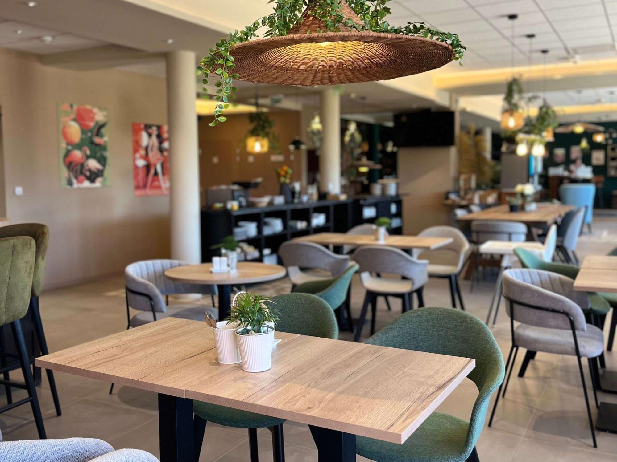 Aparthotel Adagio Access Porte De Camargue 圣马丹-德克罗 外观 照片