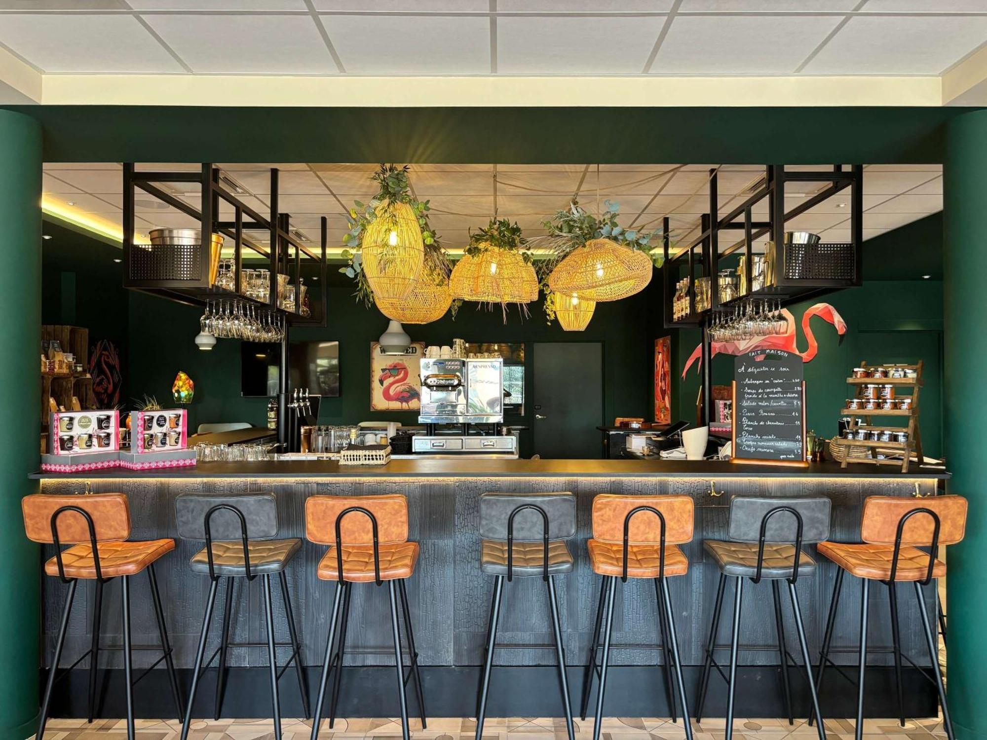 Aparthotel Adagio Access Porte De Camargue 圣马丹-德克罗 外观 照片