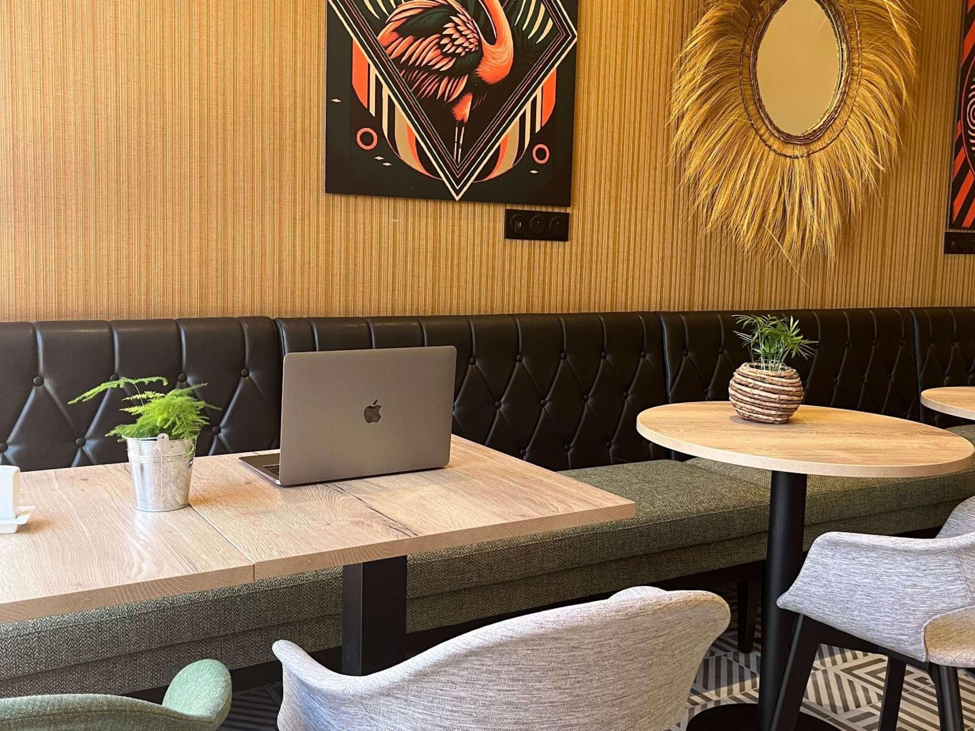 Aparthotel Adagio Access Porte De Camargue 圣马丹-德克罗 外观 照片