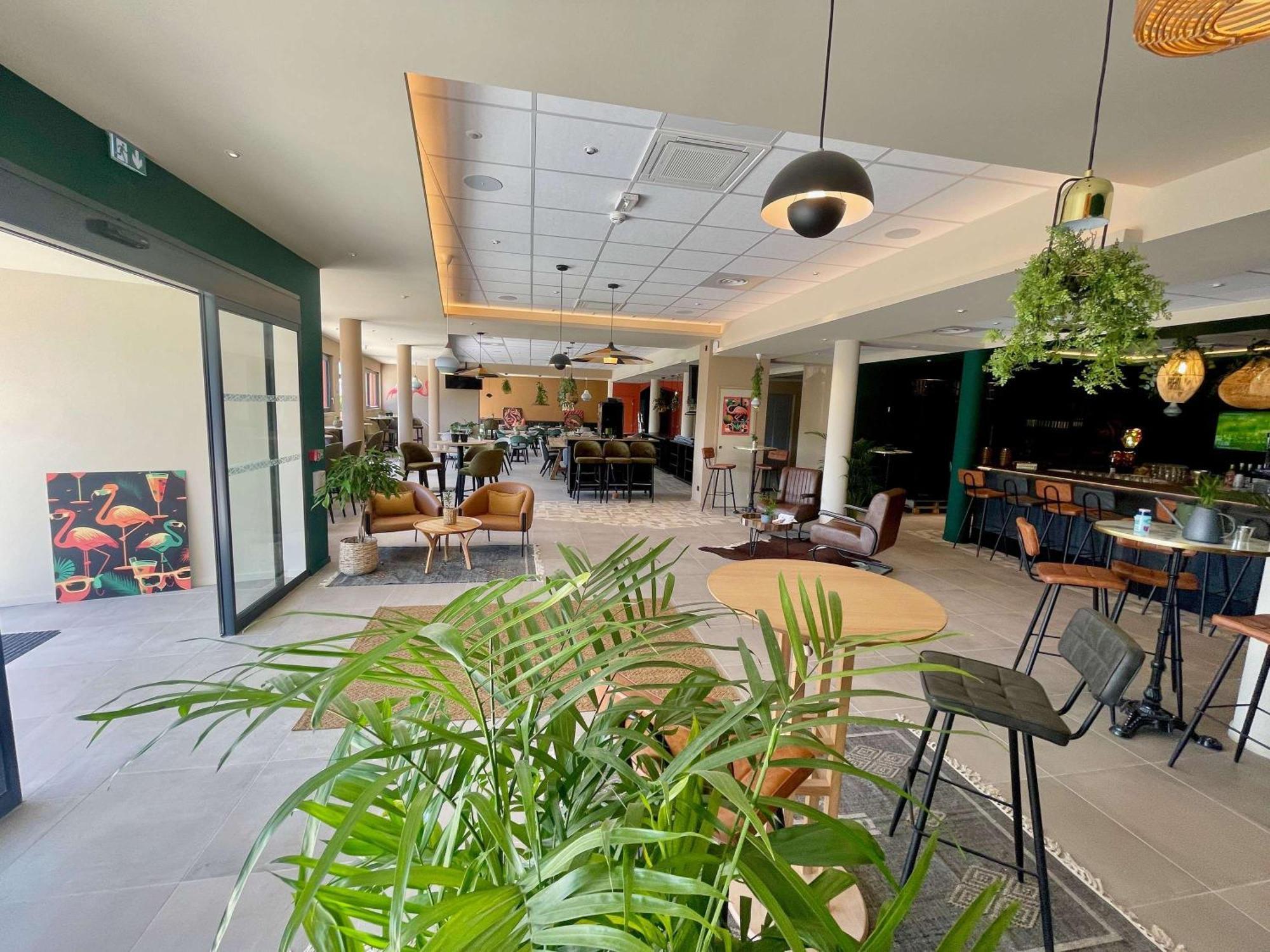 Aparthotel Adagio Access Porte De Camargue 圣马丹-德克罗 外观 照片